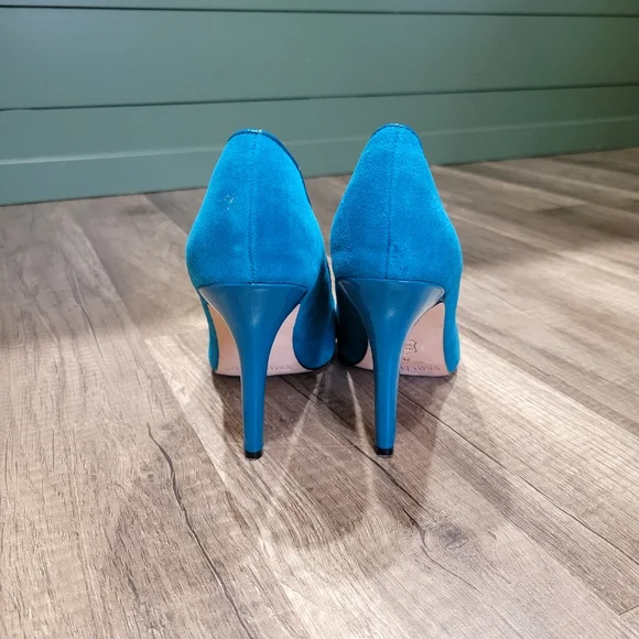 White House Black Market Teal Heels - Picture 3 of 6